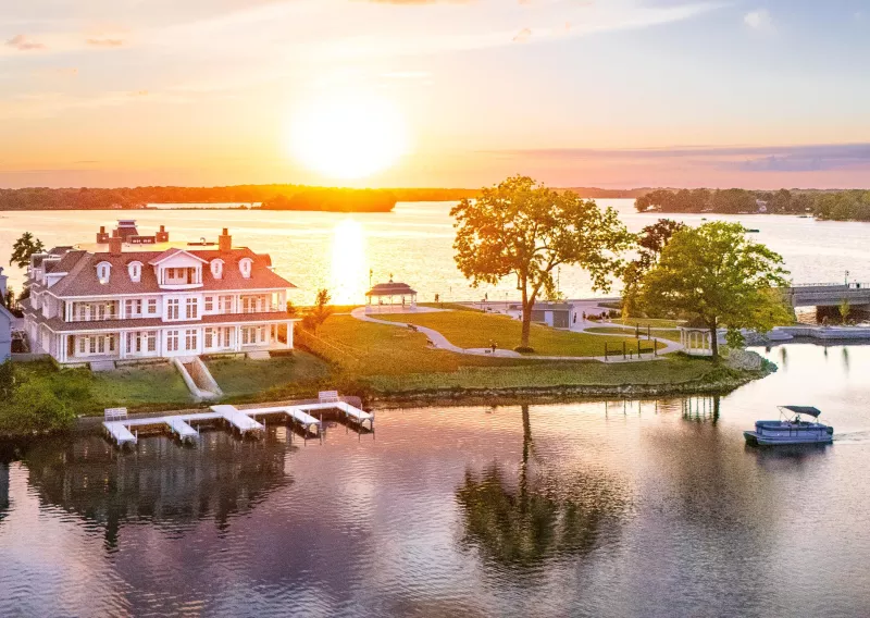 Oconomowoc